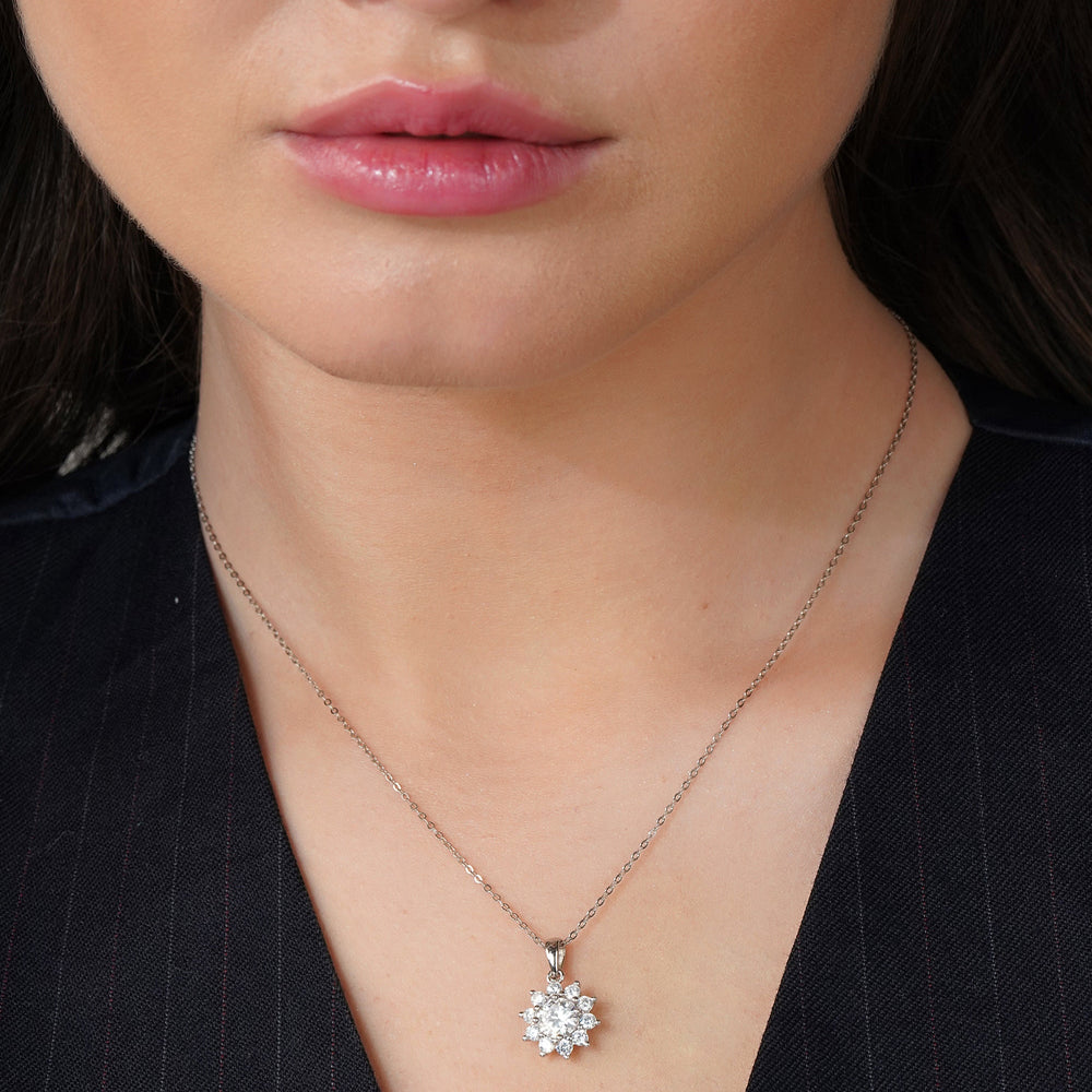 Elegant Daisy Moissanite Solitaire Diamond Necklace 1.0 Carat