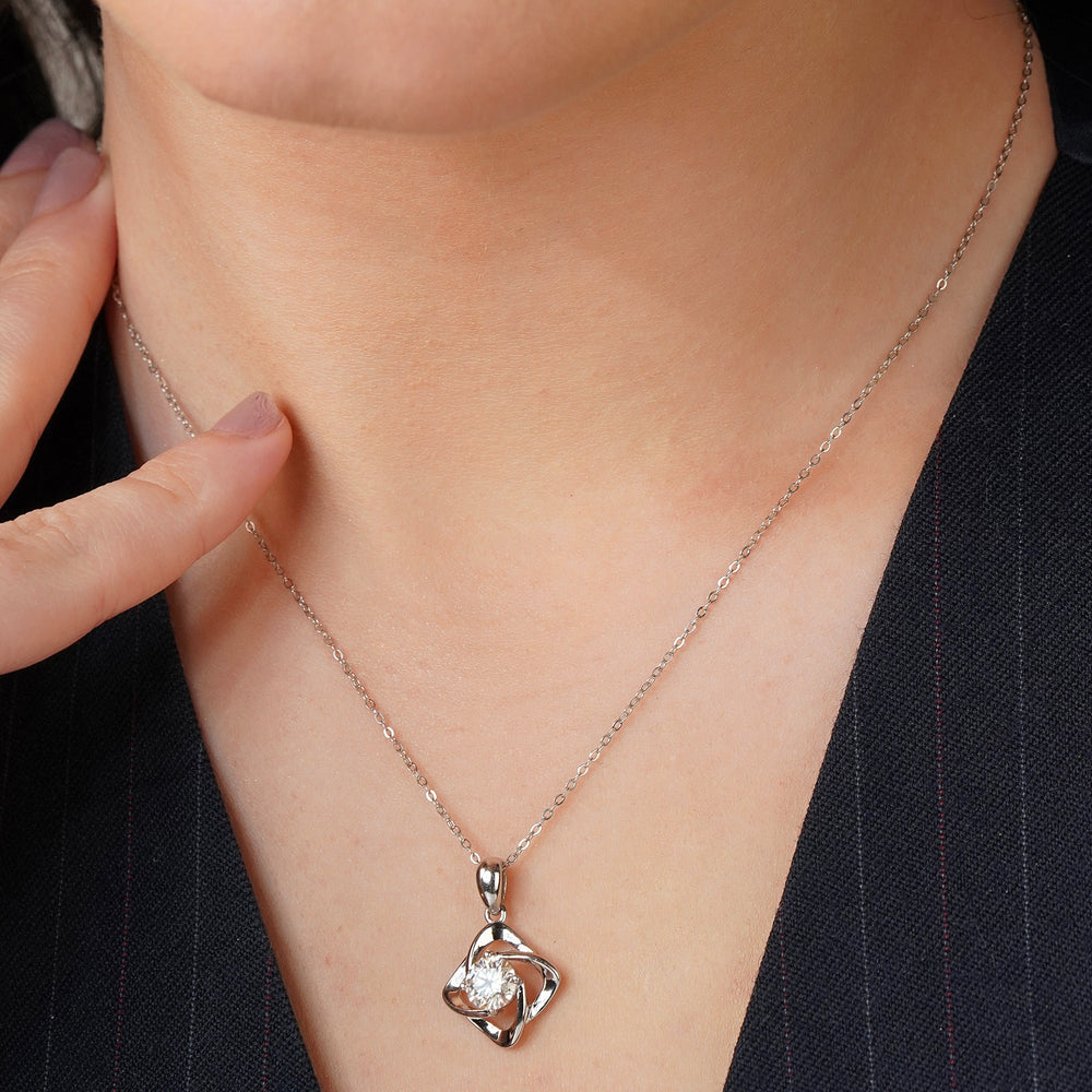 Flowering Moissanite Diamond Necklace 1.0 Carat
