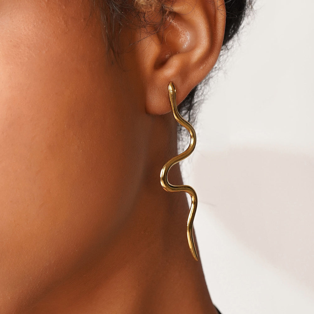 Snake Effect Earring: 18K Gold Plated