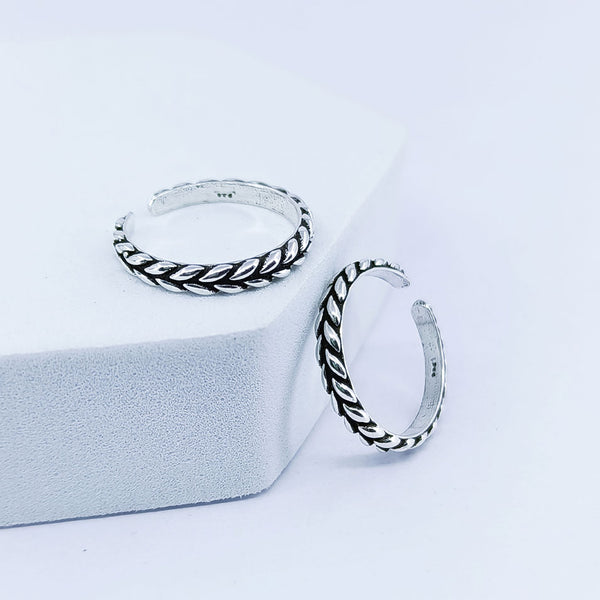 Oxidised Leaf Silver Toe Ring: 925 Sterling Silver
