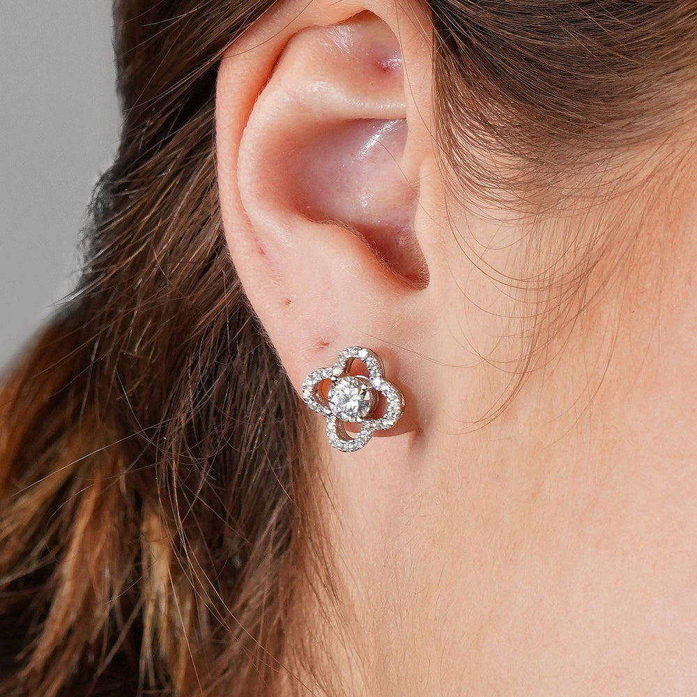 Flowering Significantly Moissanite Diamond Solitaire Earring 1.0 Carat
