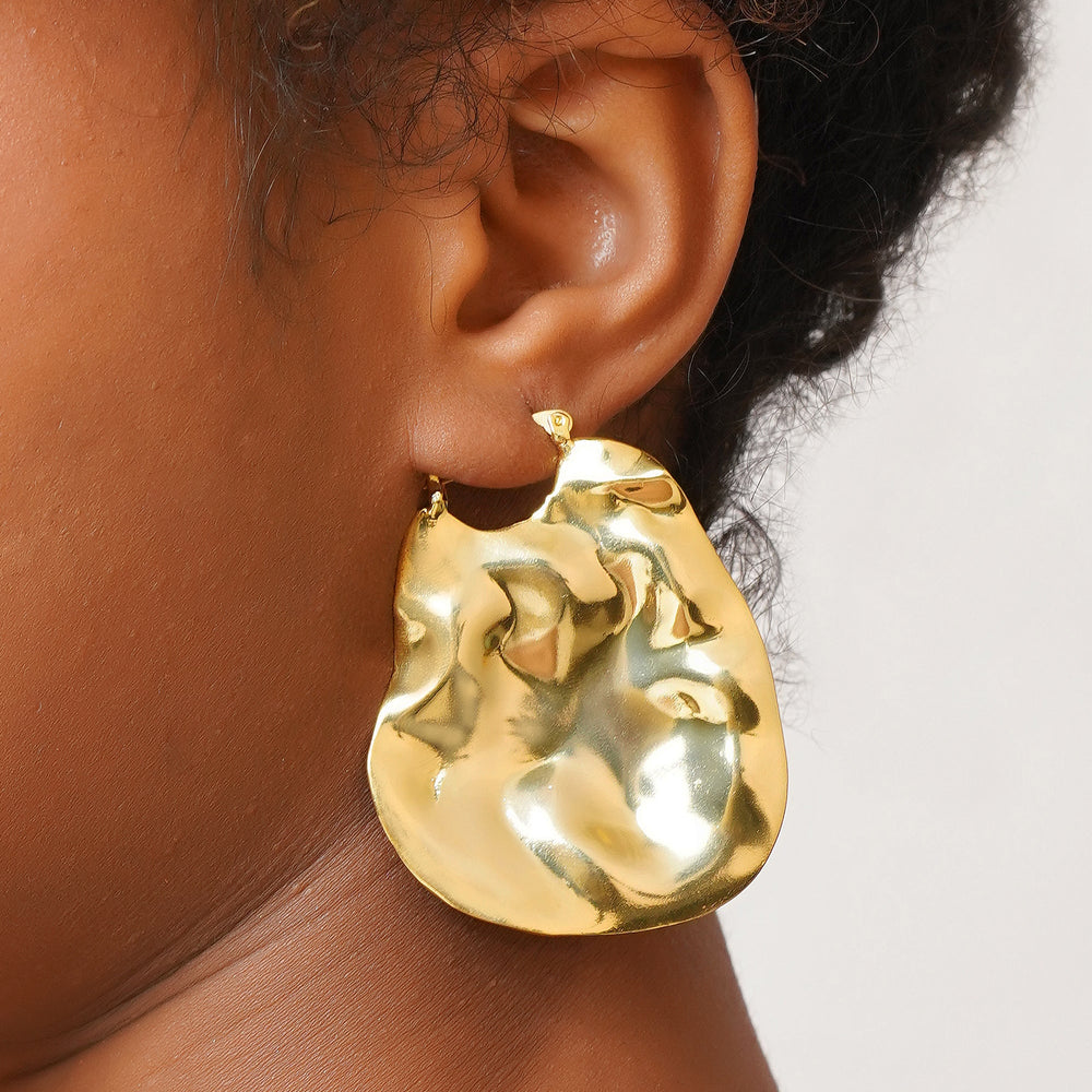 Textured Oval Earring: 18K Gold Plated