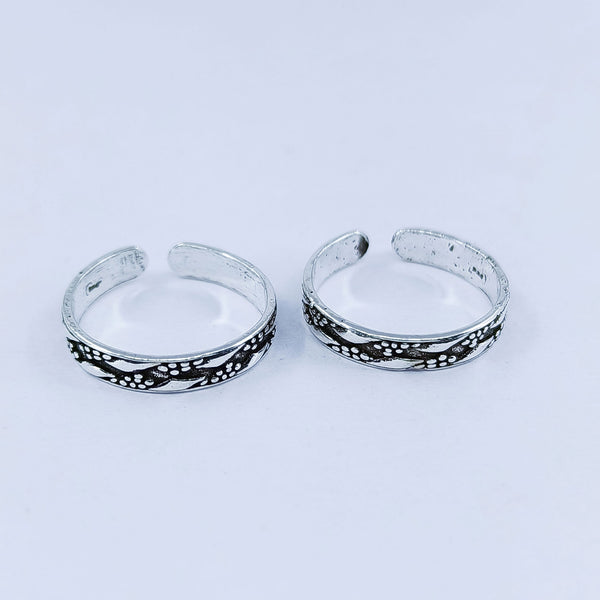 For You Oxidised Adjustable Silver Toe Ring: 925 Sterling Silver