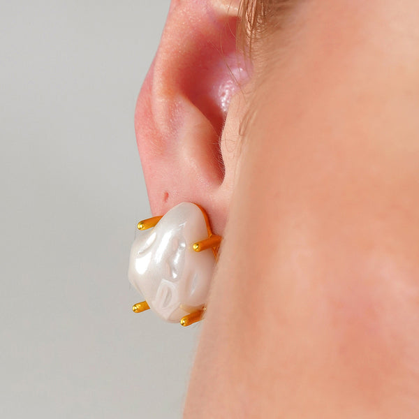 Pearl Delight Earrings: 18K Gold Plated