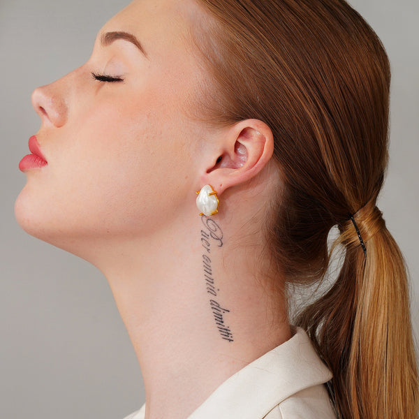 Pearl Delight Earrings: 18K Gold Plated
