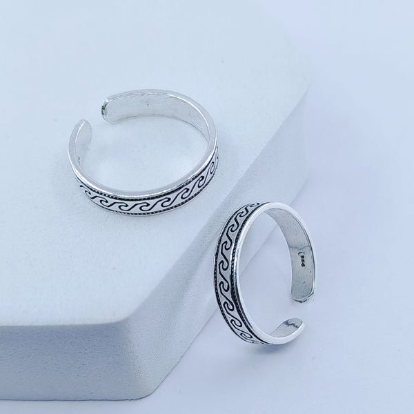 Elegant Pattern Oxidised Silver Adjustable Toe Ring: 925 Sterling Silver