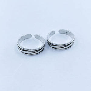 Pattern Defined Oxidised Silver Toe Ring: 925 Sterling Silver