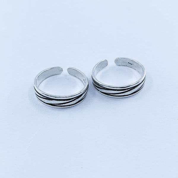 Pattern Defined Oxidised Silver Toe Ring: 925 Sterling Silver