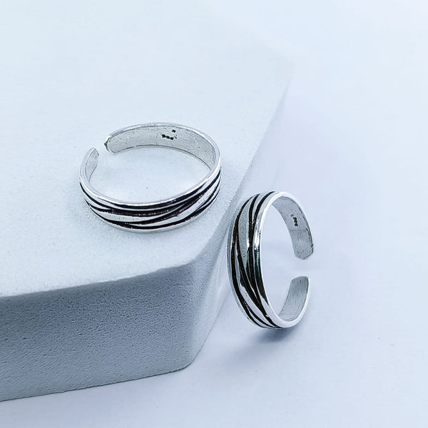 Pattern Defined Oxidised Silver Toe Ring: 925 Sterling Silver