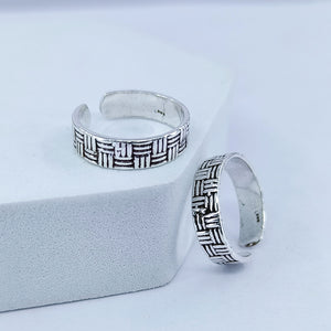 Square Pattern Oxidised Adjustable Toe Ring: 925 Sterling Silver