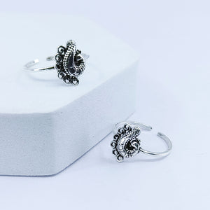 Dove Shaped Oxidised Adjustable Silver Toe Ring: 925 Sterling Silver