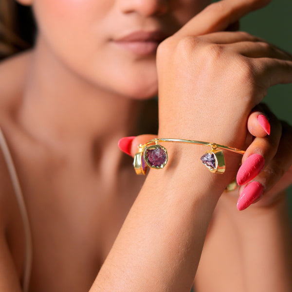 Razare Braclet Big Stone Charm Bracelet: 18K Gold Plated