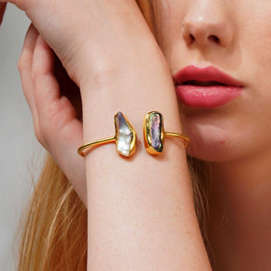 Razare Braclet Black Semi Precious Bracelet: 18K Gold Plated