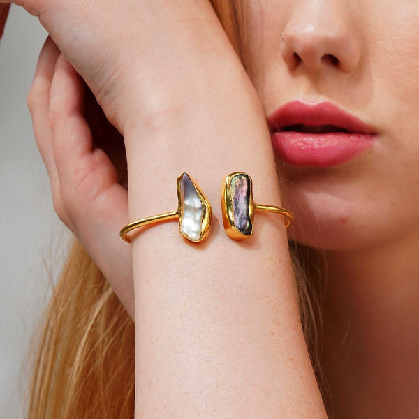 Razare Braclet Black Semi Precious Bracelet: 18K Gold Plated