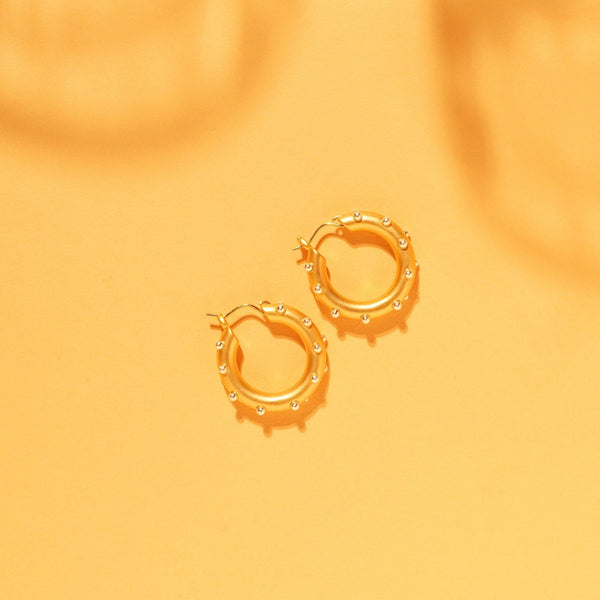 Razare Earrings Oval Pearly Hoops: 18K Gold Plated