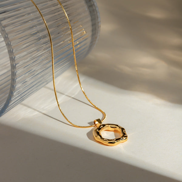 Razare Necklace Teesta Minimal Gold Irregular Loop Pendant Necklace for Women | Premium Stainless Steel Waterproof Chain | Everyday Elegant Jewelry
