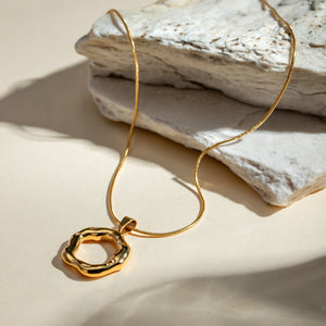 Razare Necklace Teesta Minimal Gold Irregular Loop Pendant Necklace for Women | Premium Stainless Steel Waterproof Chain | Everyday Elegant Jewelry