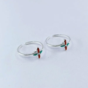 Teesta Beauty Defined Flower Adjustable Silver Toe Ring: 925 Sterling Silver
