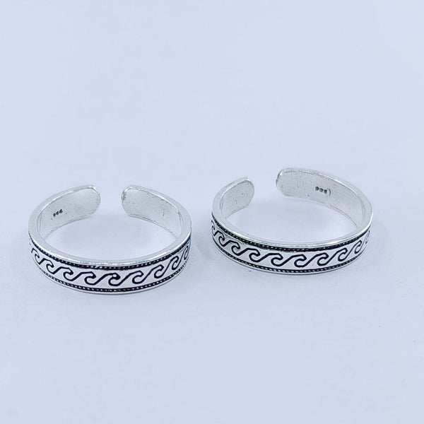 Teesta Elegant Pattern Oxidised Silver Adjustable Toe Ring: 925 Sterling Silver
