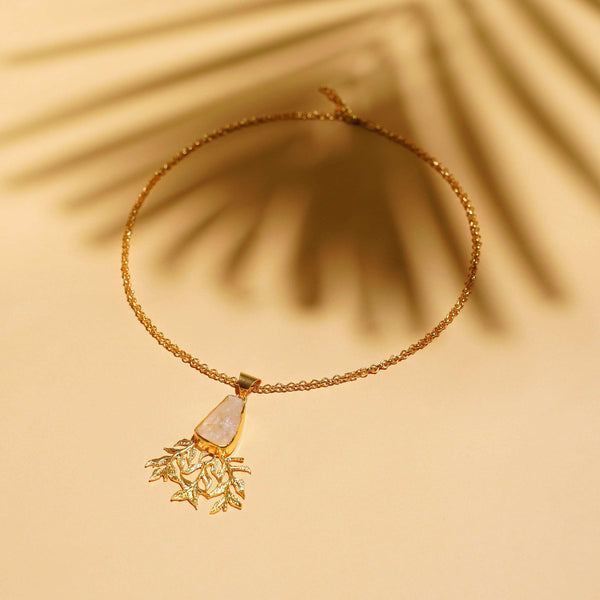 Teesta Necklace Tree Style Quartz Pendant in Semi Precious Stone: 18K Gold Plated