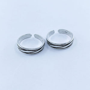 Teesta Pattern Defined Oxidised Silver Toe Ring: 925 Sterling Silver