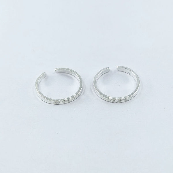 Teesta Plain Classic Adjustable Silver Toe Ring: 925 Sterling Silver