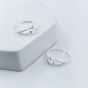 Teesta Sea Defined Silver Adjustable Toe Ring: 925 Sterling Silver