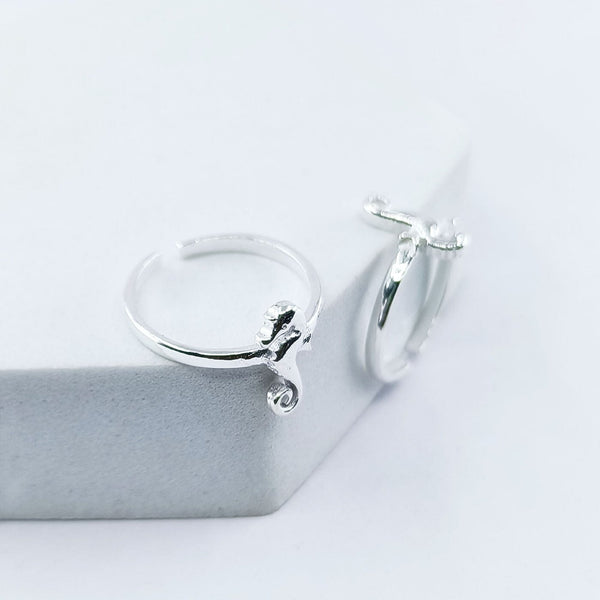 Teesta Sea Horse Defined Silver Toe Ring: 925 Sterling Silver