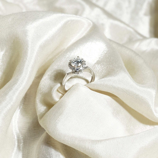 Teesta Stone Rings Iris Radiant Flower Moissanite Adjustable Diamond Solitaire Ring 1.0 Carat